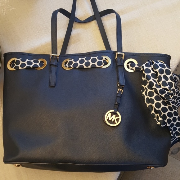 michael kors bag with scarf